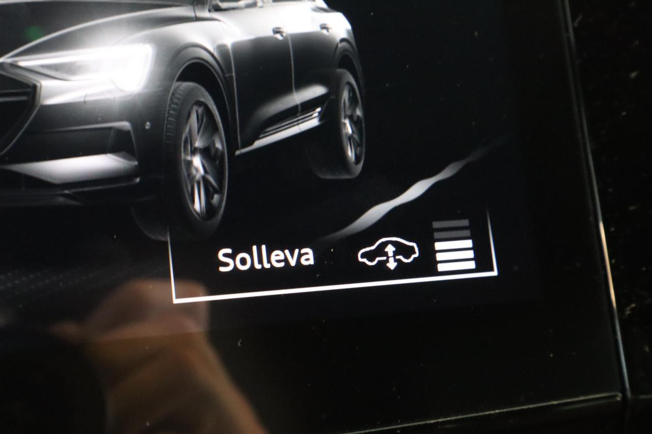 E Tron 55 408CV QUATTRO HUD 20"