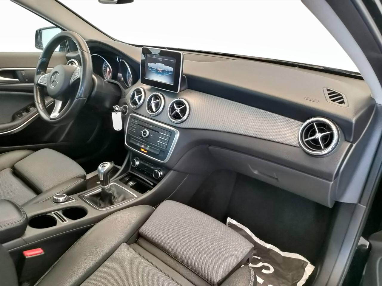 Mercedes-Benz GLA-X156 2017 - GLA 180 d Business
