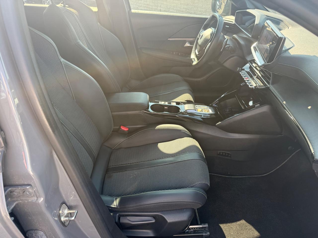 Peugeot 208 Hybrid 145 e-DCS6 GT Grigio Selenium