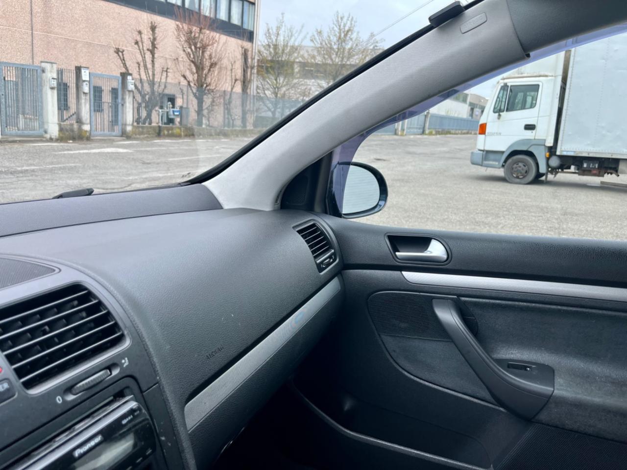 VW Golf 1.6benz 2007 154.000km cinghia e tagliando fatti