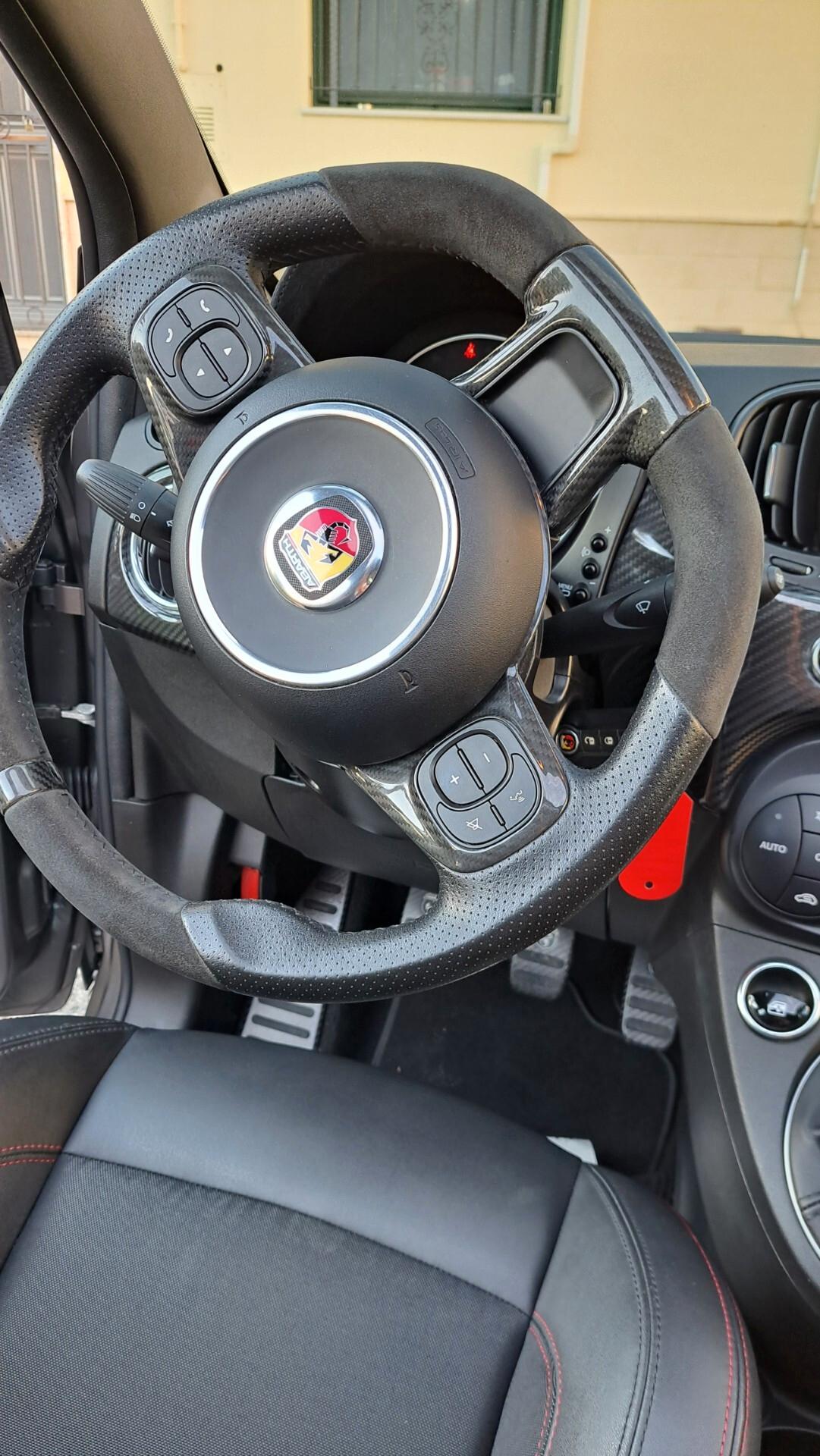Abarth 595 C 1.4 Turbo T-Jet 180 CV Esseesse