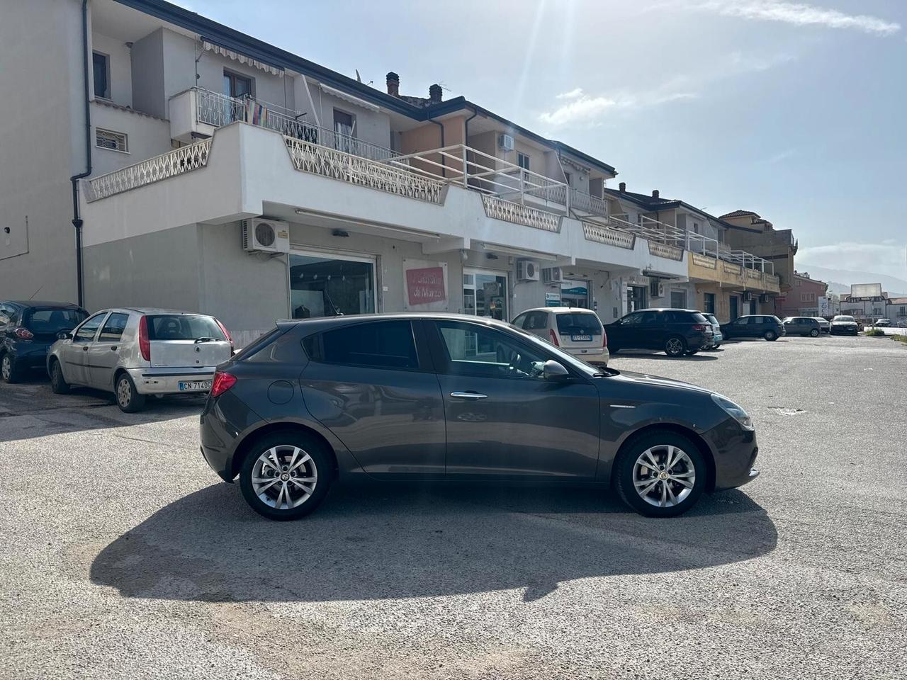 Alfa Romeo Giulietta 1.6 JTDm 105 CV Distinctive garanzia