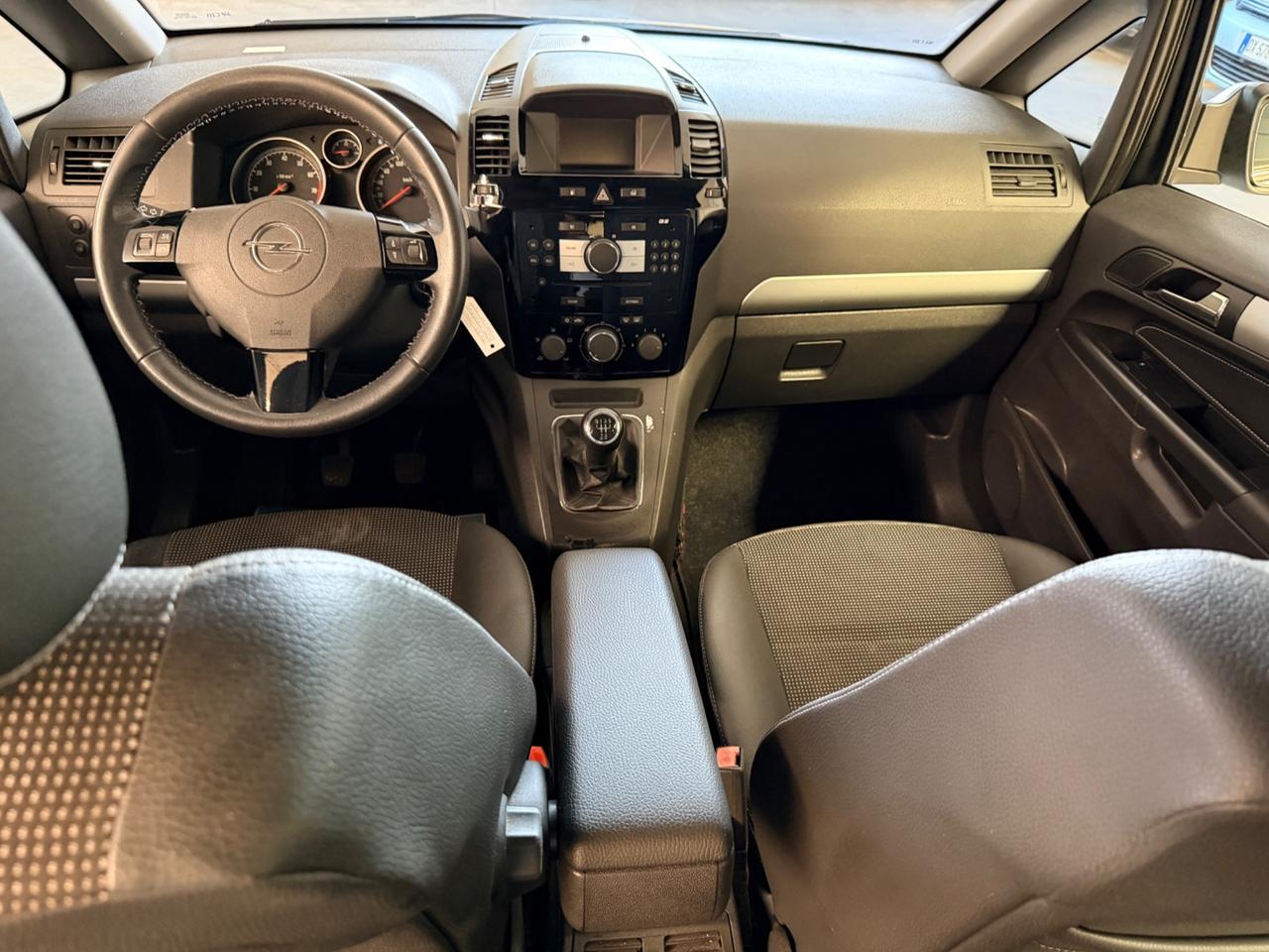 Opel Zafira 1.6 16V ecoM 94CV Cosmo 7 POSTI