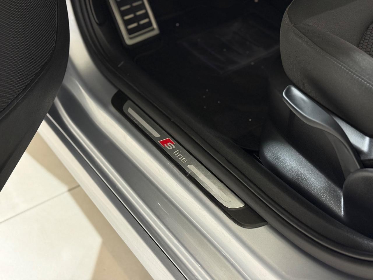 AUDI A1 Sportback S-line 1.0 TFSI 95 CV NEOPATENT.