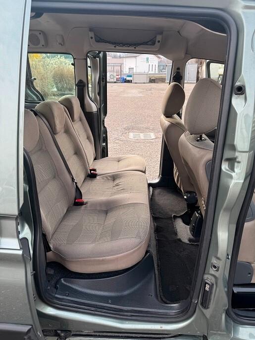 Peugeot Ranch 1.6 HDi 5p. Totem