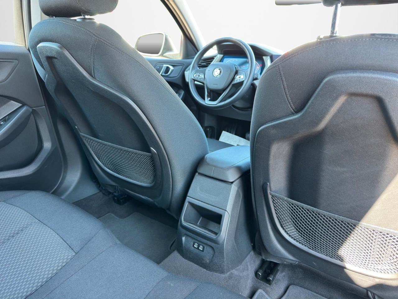 Bmw 118 118d 5p. Business Advantage
