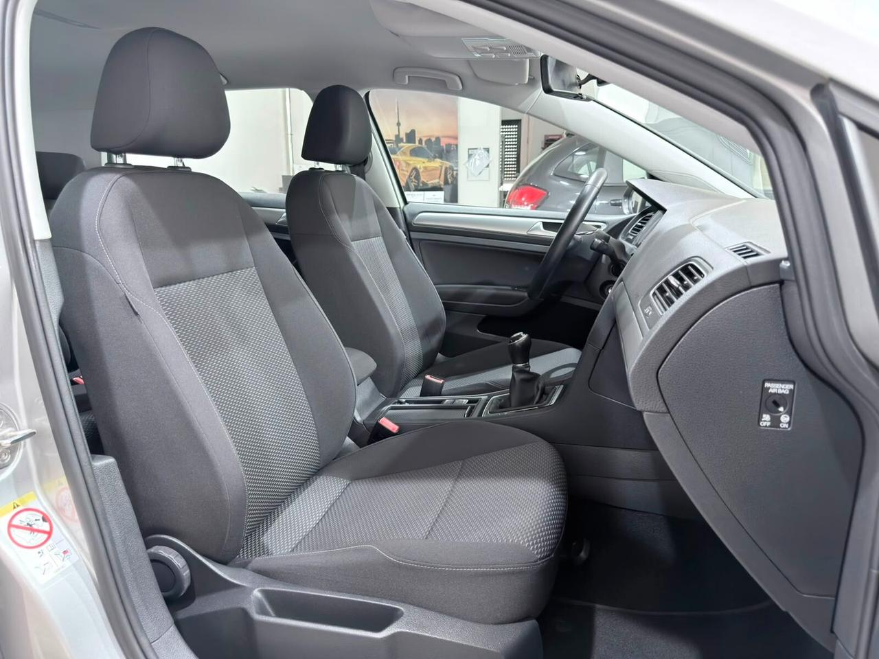 VOLKSWAGEN GOLF 1.6TDI 115CV 5P 2019