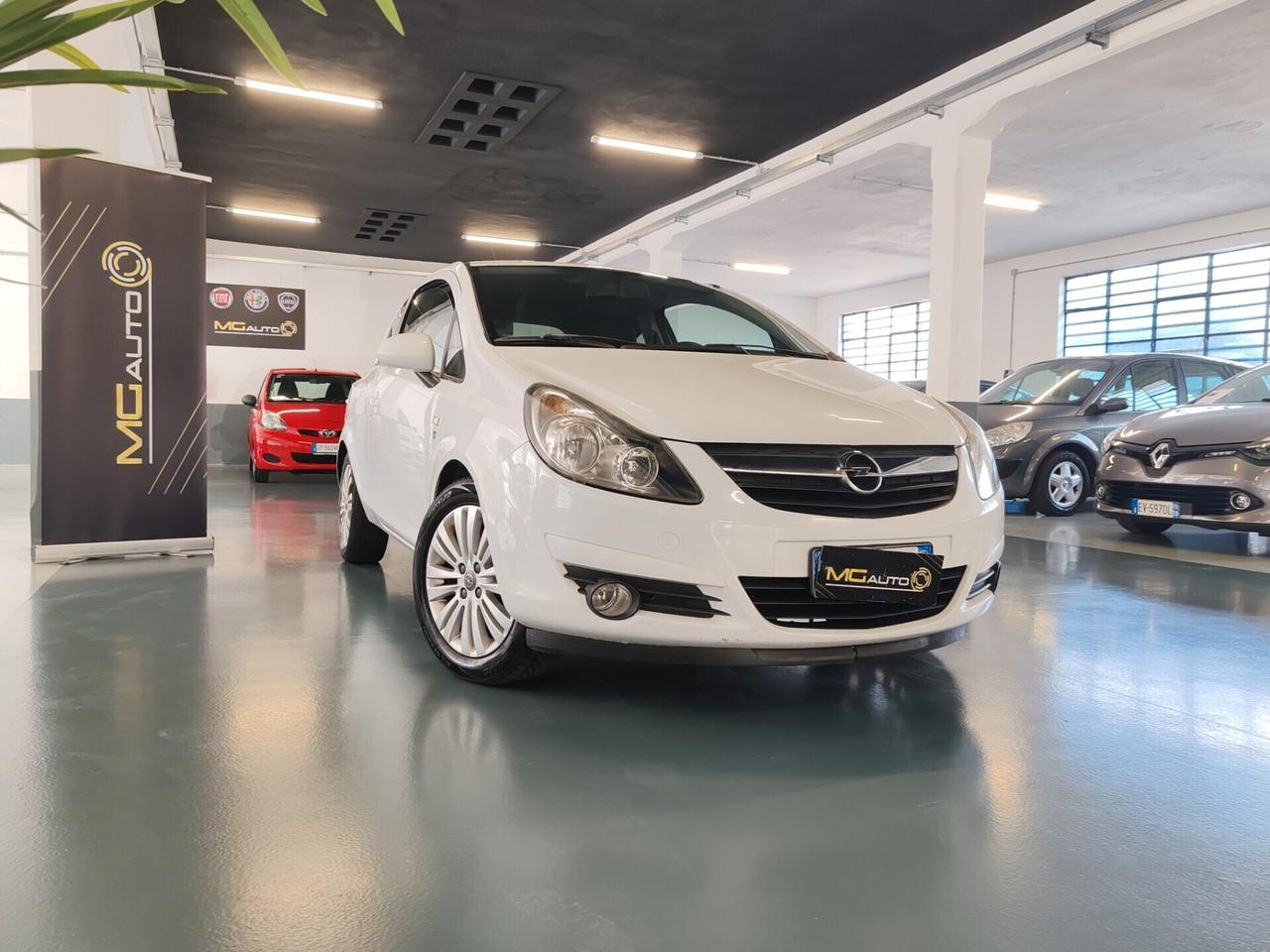 Opel Corsa 1.2 3 porte Club