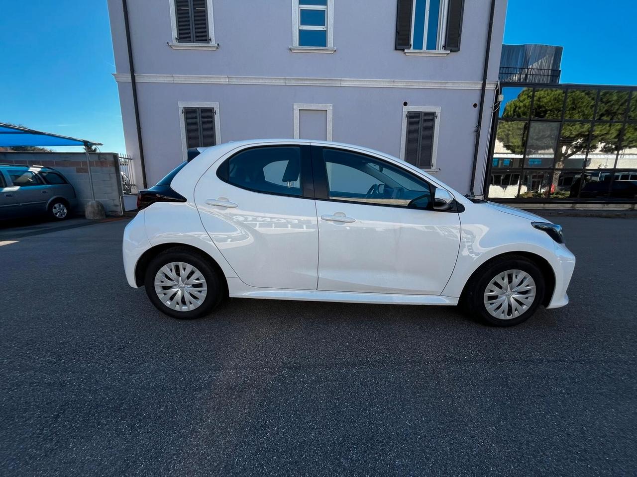 Toyota Yaris 1.0 5 porte Active OK NEOPATENTATI