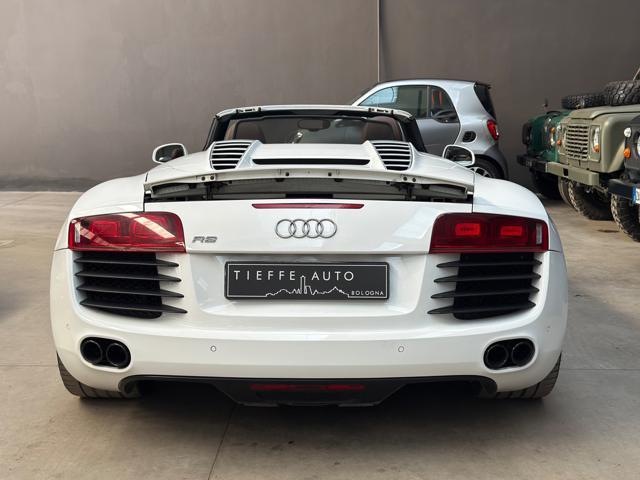 AUDI R8 Spyder 4.2 V8 FSI quattro R tronic