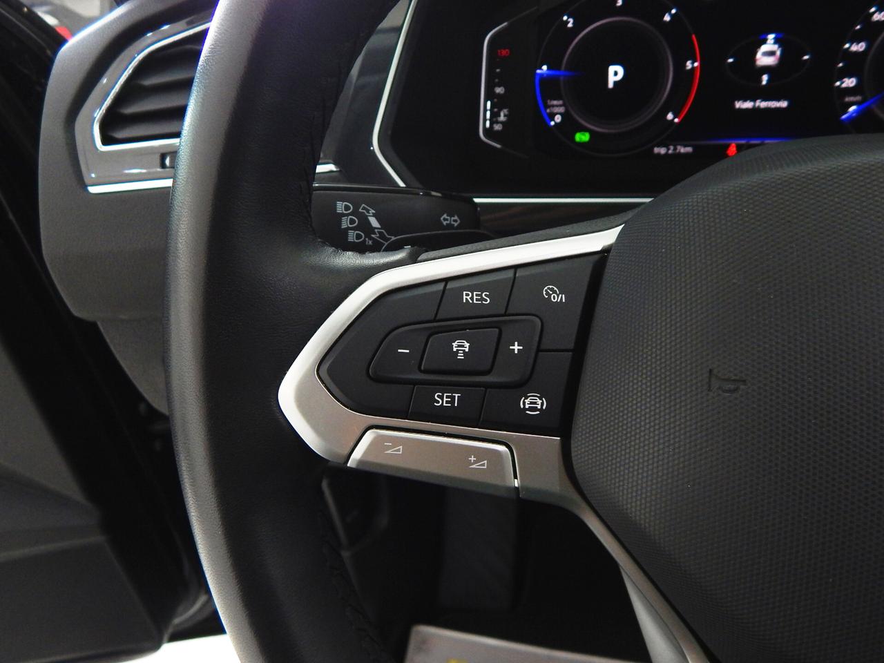 Volkswagen Tiguan 2.0 TDI Elegance 150cv DSG TETTO-NAVI-RADAR-PARK-LED