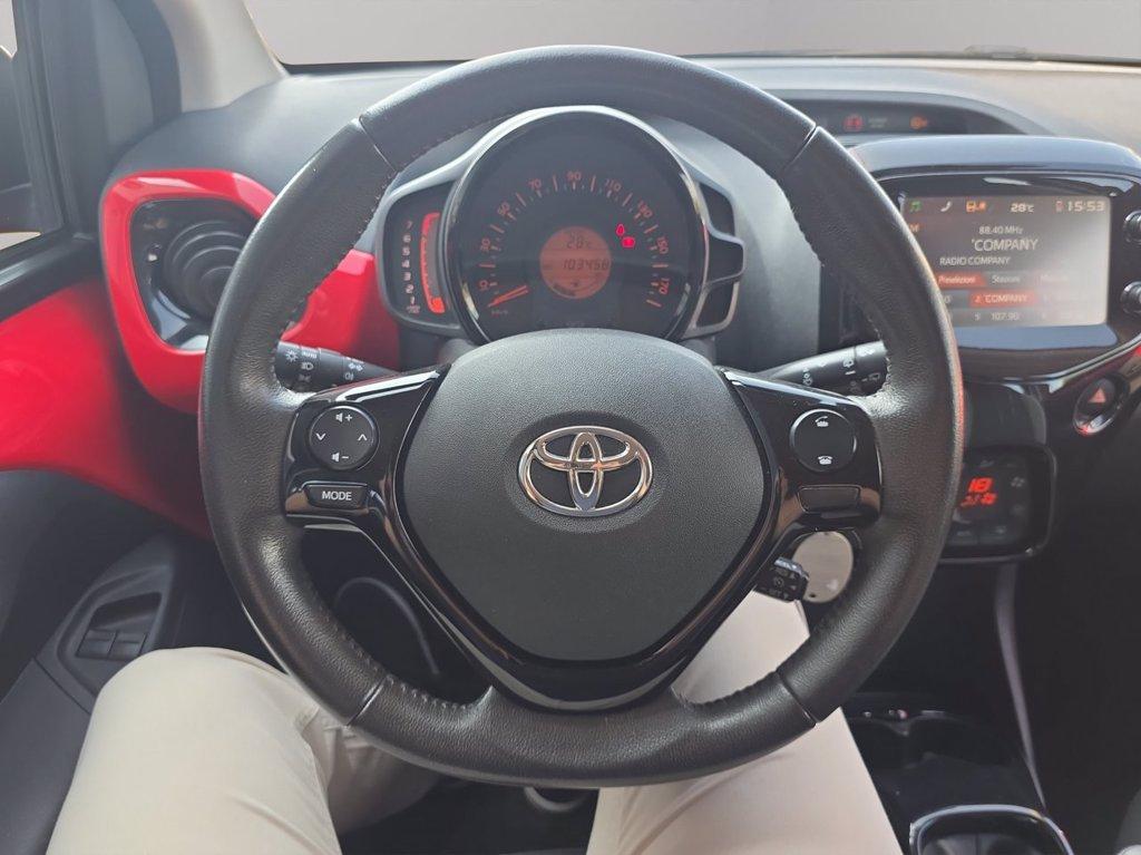 TOYOTA Aygo 5p 1.0 x-play del 2015