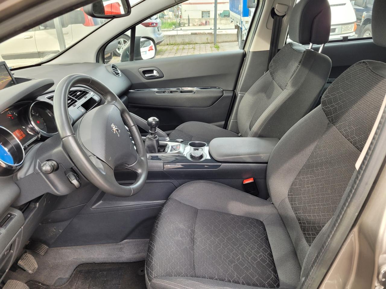 Peugeot 3008 1.6 HDi 115CV Allure
