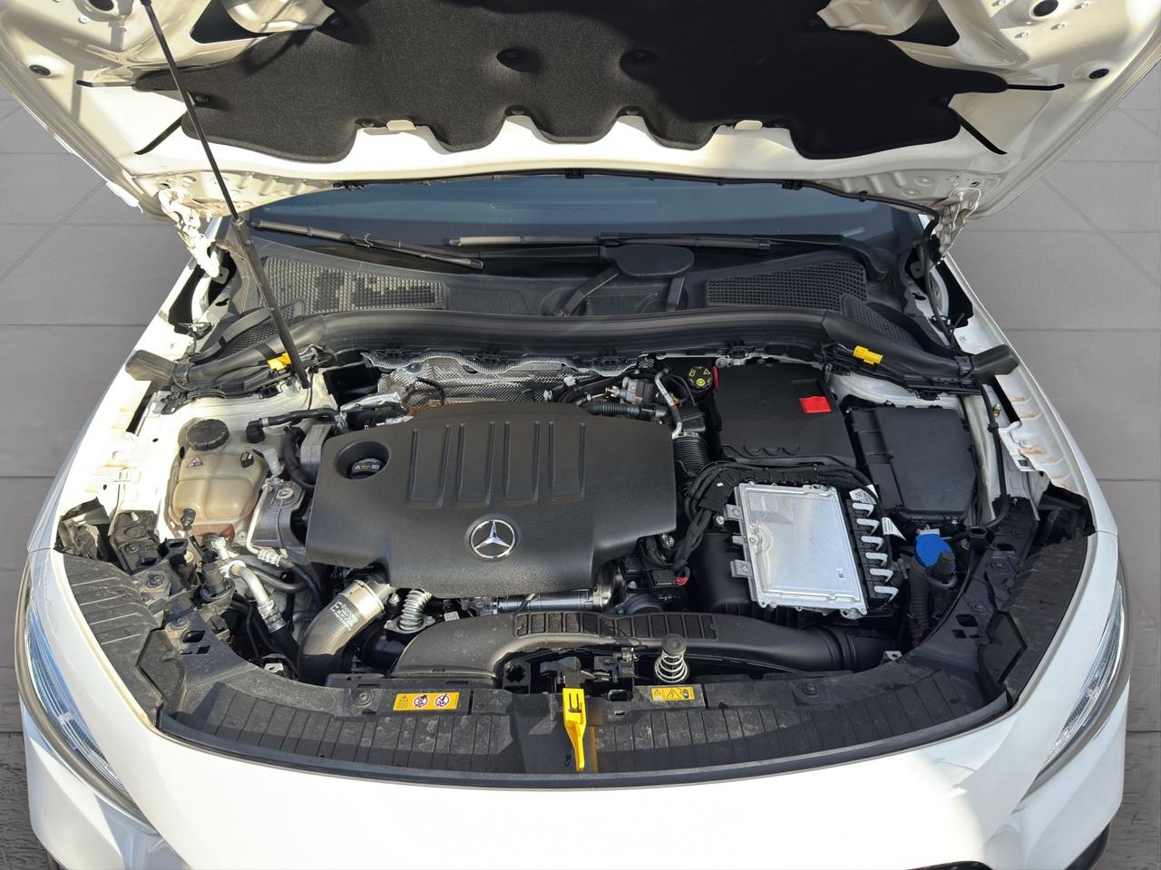 MERCEDES-BENZ GLA 180 d AUTOMATIC. PREMIUM AMG -MY23