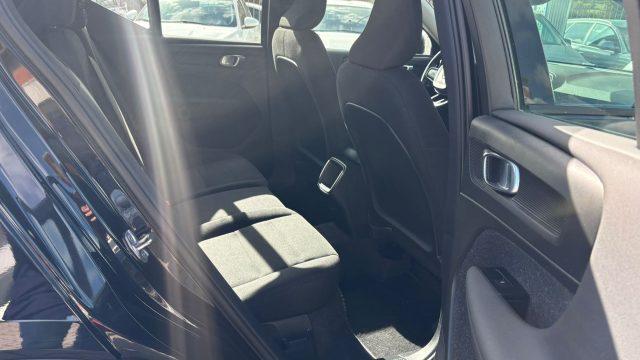 VOLVO XC40 T2 Geartronic Momentum ***IVA ESPOSTA***