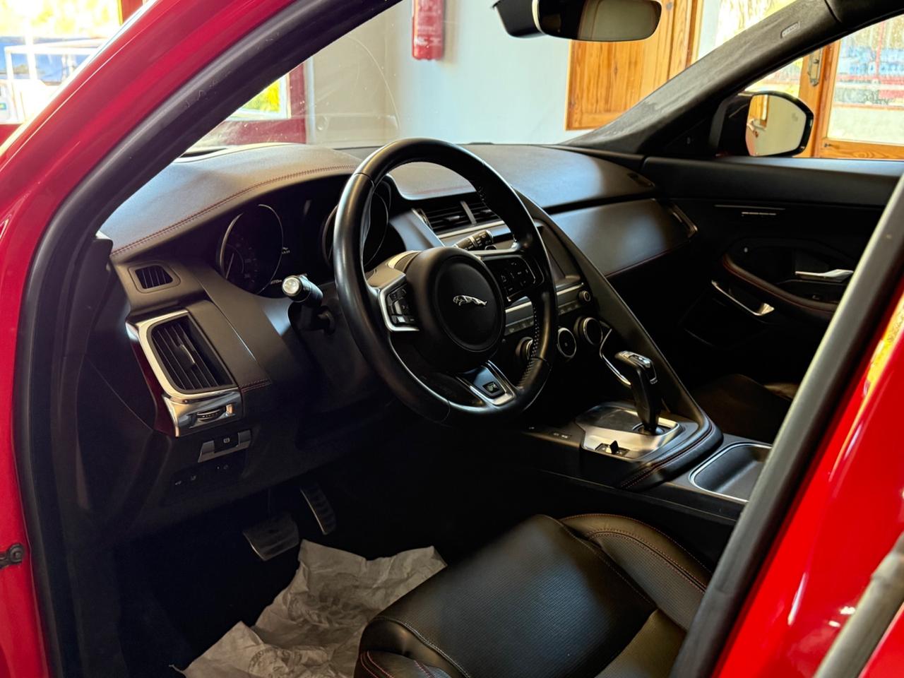 Jaguar E-Pace 2.0D 180 CV AWD aut. R-Dynamic SE FIRST EDITION