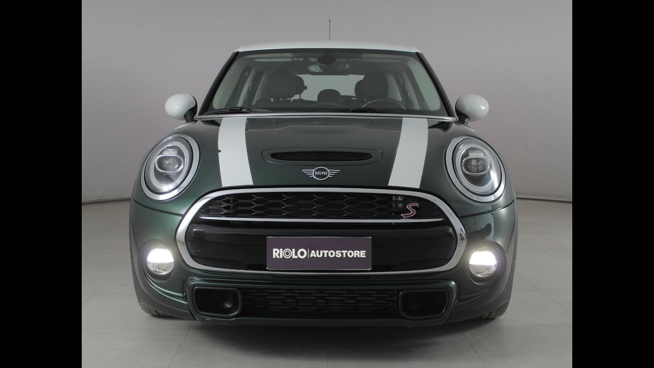 MINI Mini IV F55 2018 5p - Mini 5p 2.0 Cooper SD Business auto