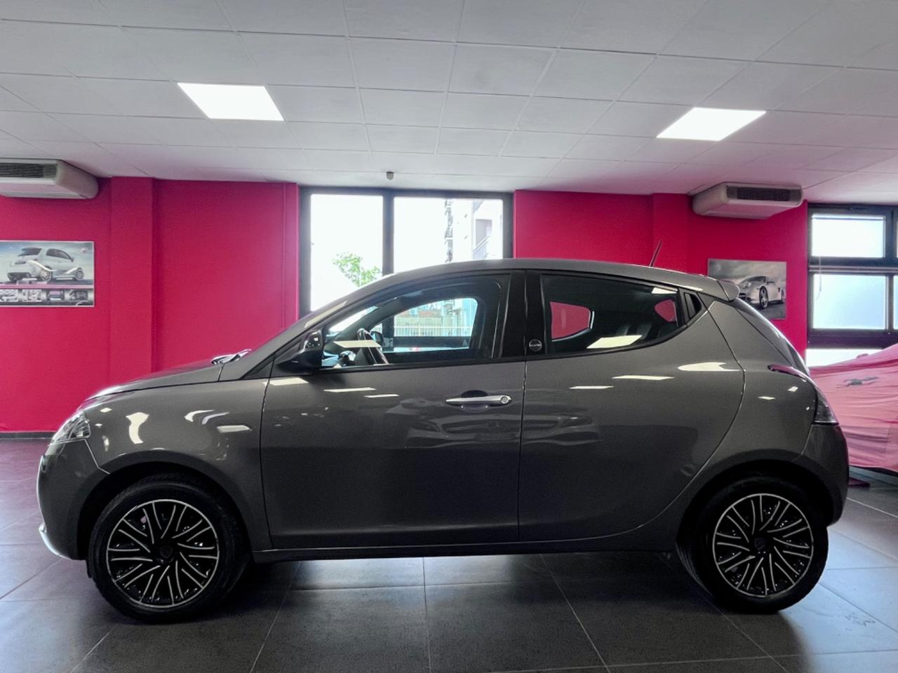 Lancia Ypsilon 1.0 FireFly 5 porte S&S Hybrid Ecochic Gold