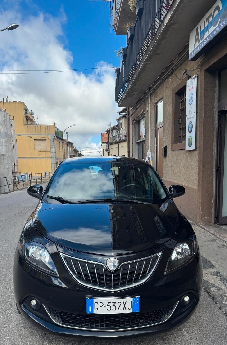 Lancia Ypsilon 1.0 FireFly 5 porte S&S Hybrid Gold
