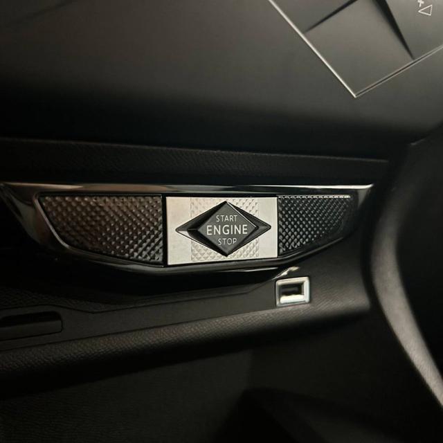 DS AUTOMOBILES DS 3 Crossback E-Tense So Chic