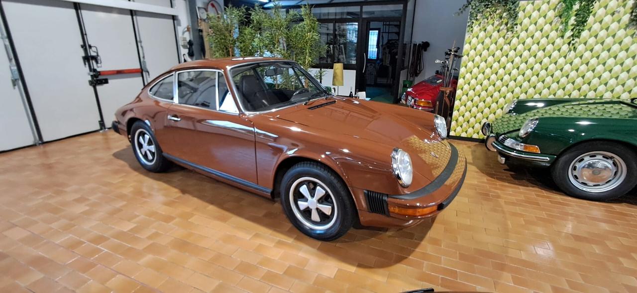 Porsche 911 2.7 Book Italia ASI oro Conservatissima