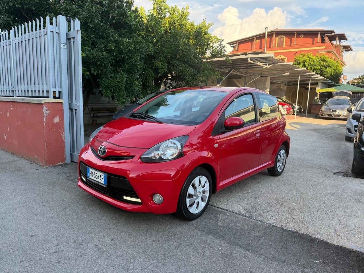 Toyota Aygo 1.0 12V VVT-i 5 porte Lounge Connect MMT