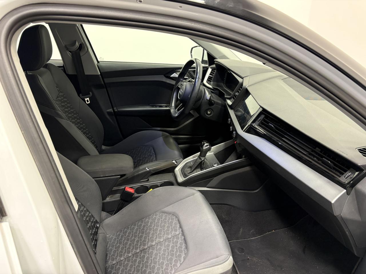 AUDI A1 SPORTBACK 30 TFSI S-TRONIC S-LINE EDITION