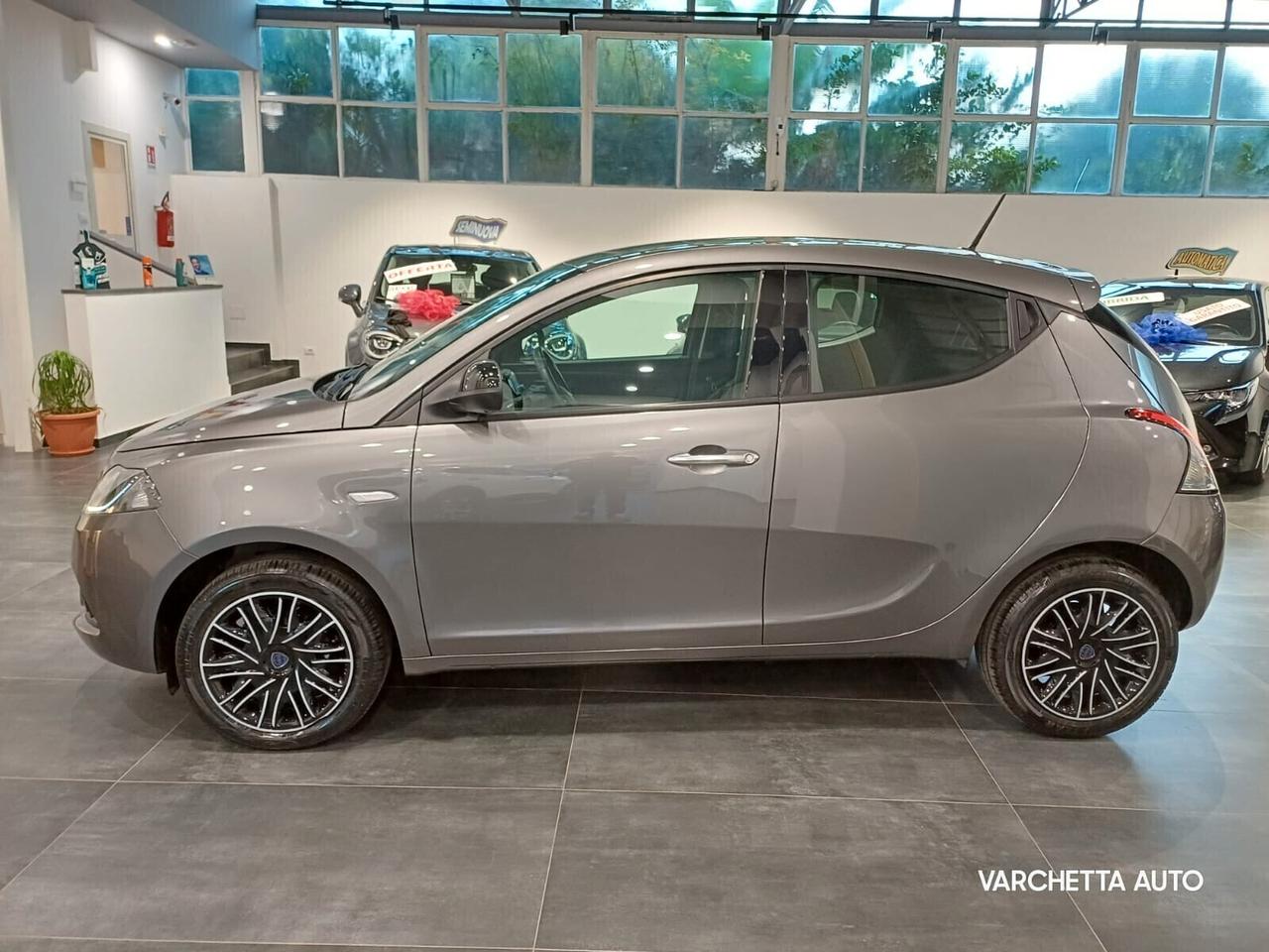 Lancia Ypsilon 1.0 FireFly 5 porte S&S Hybrid Gold Plus