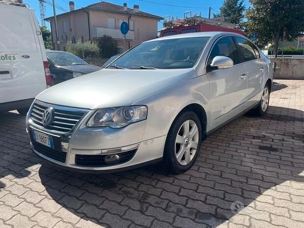 Volkswagen Passat 2.0 TDI Highline BERLINA