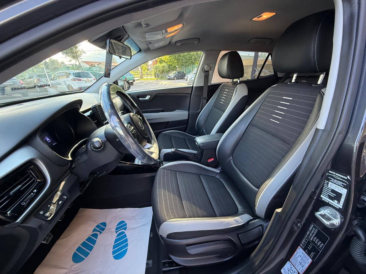 Kia Stonic 1.4 MPI 100 CV - Neopatentati
