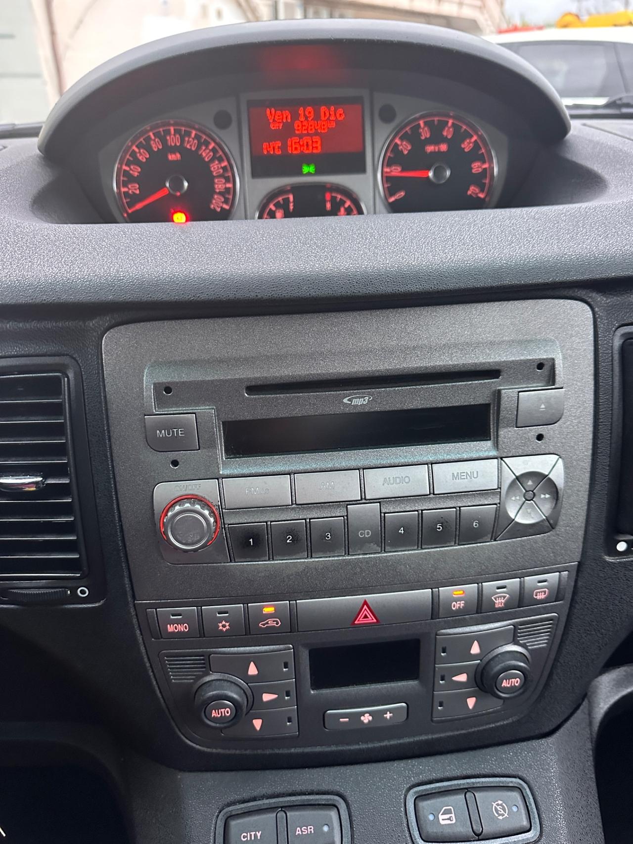 Lancia MUSA 1.3 Mjt 95 CV Gold 2012