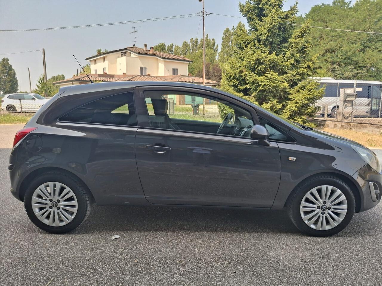 Opel Corsa 1.2 85CV 3 porte GPL-TECH b-color