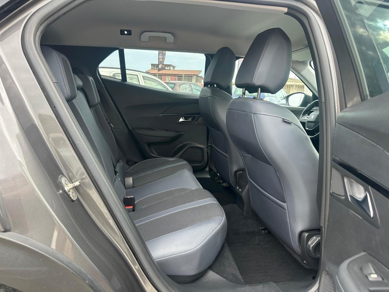 Peugeot 2008 BlueHDi 100 S&S Allure Navi Pack