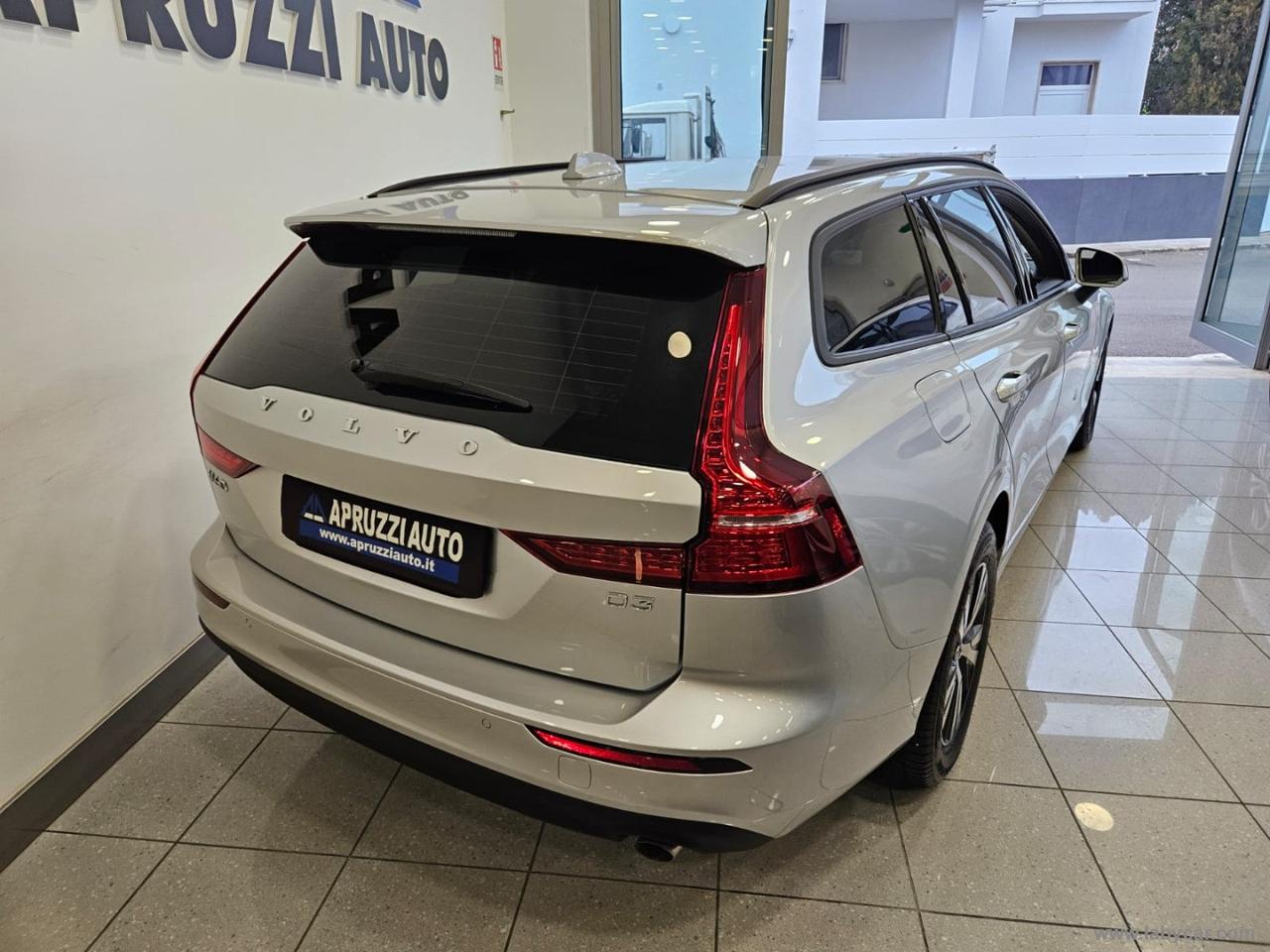 VOLVO V60 D3 AWD Geartronic Momentum