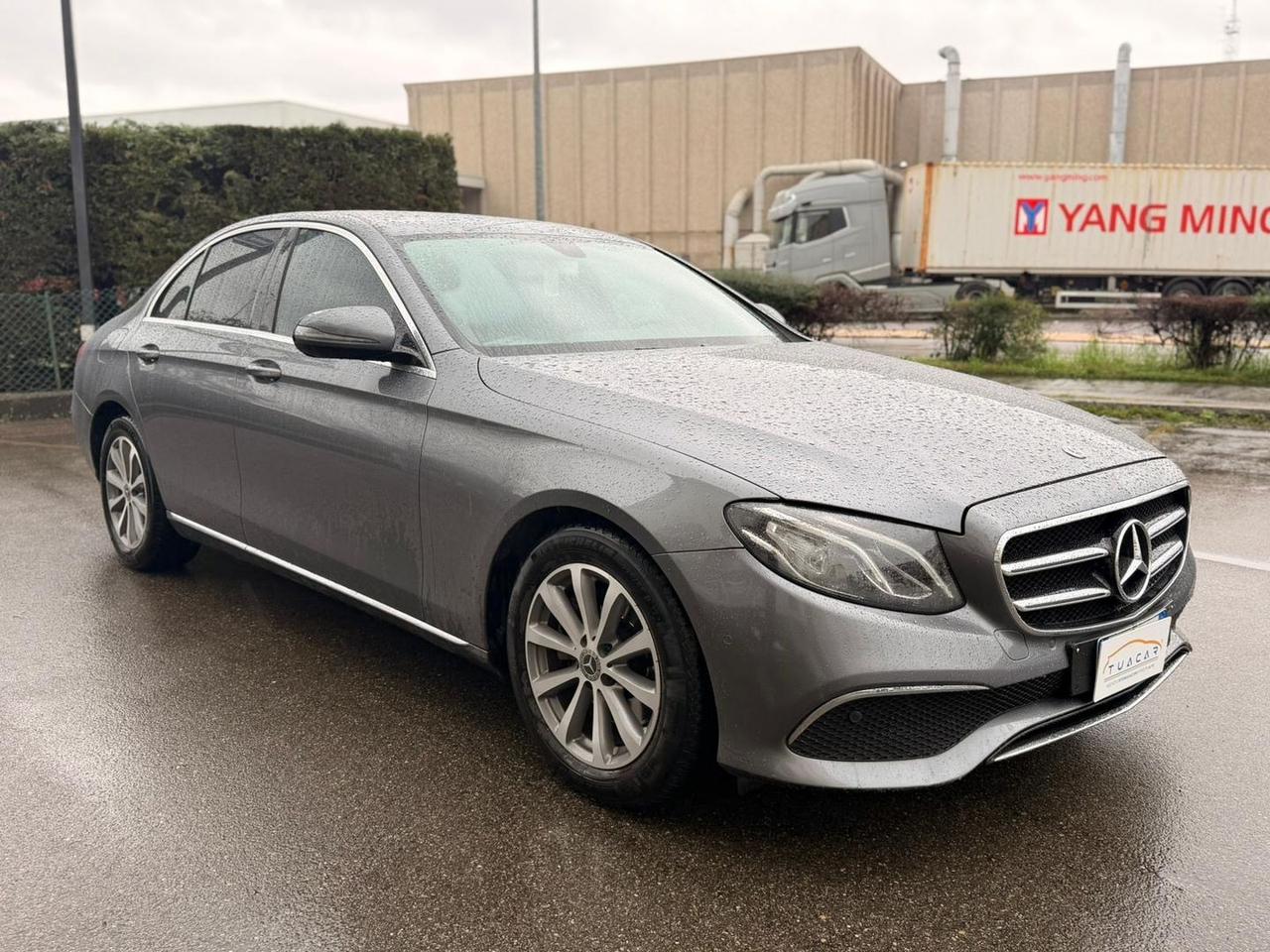 Mercedes-Benz E 220 Business Sport E 220 D #9348