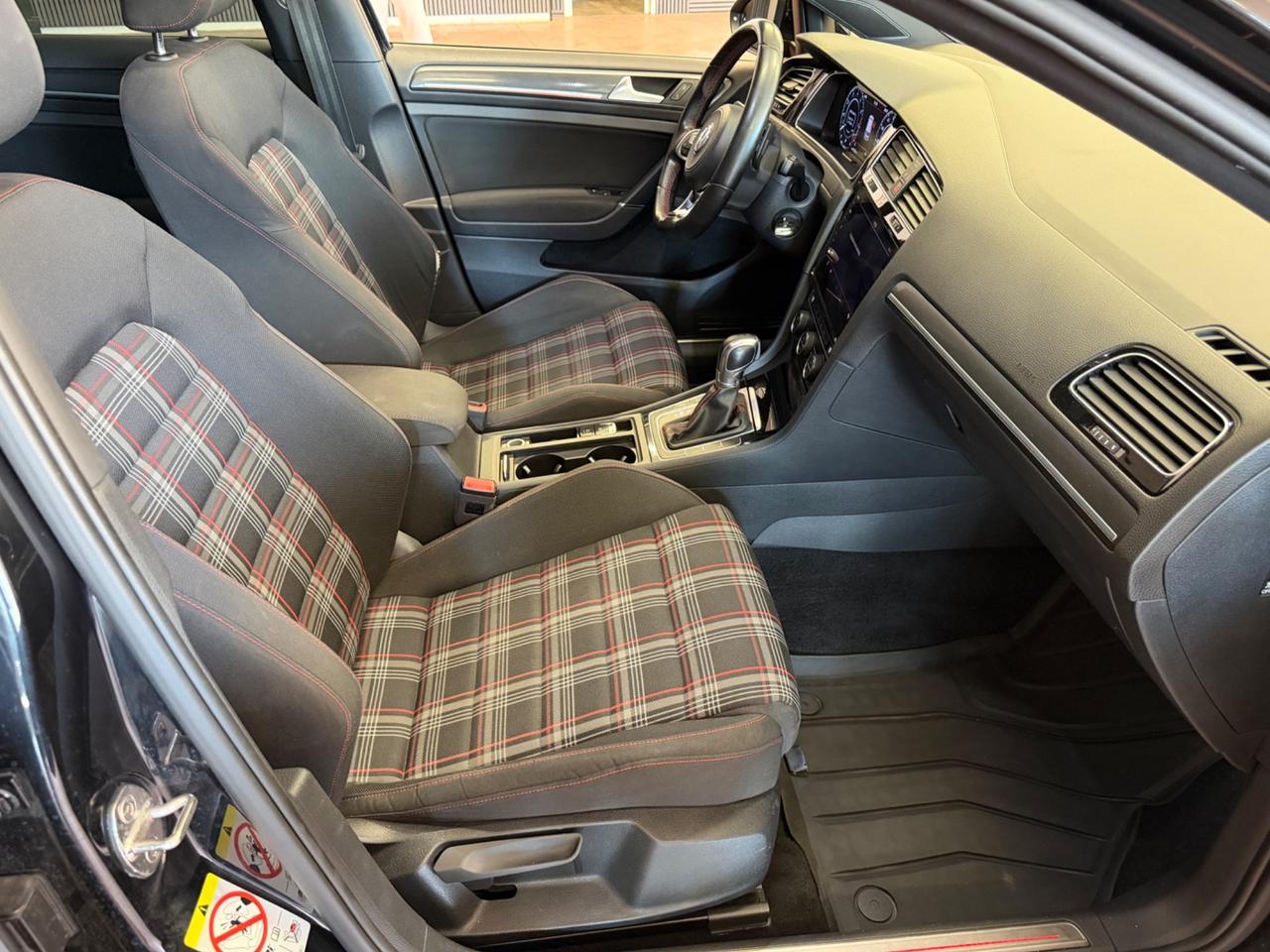 Volkswagen Golf GTI Performance 2.0 245 CV TSI DSG