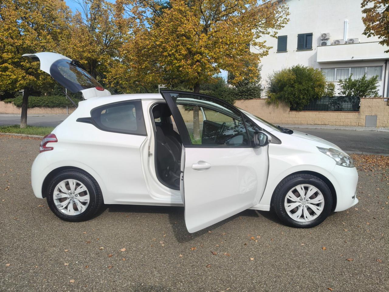 Peugeot 208 1.0 del 2013 SOLO 87.000 KM