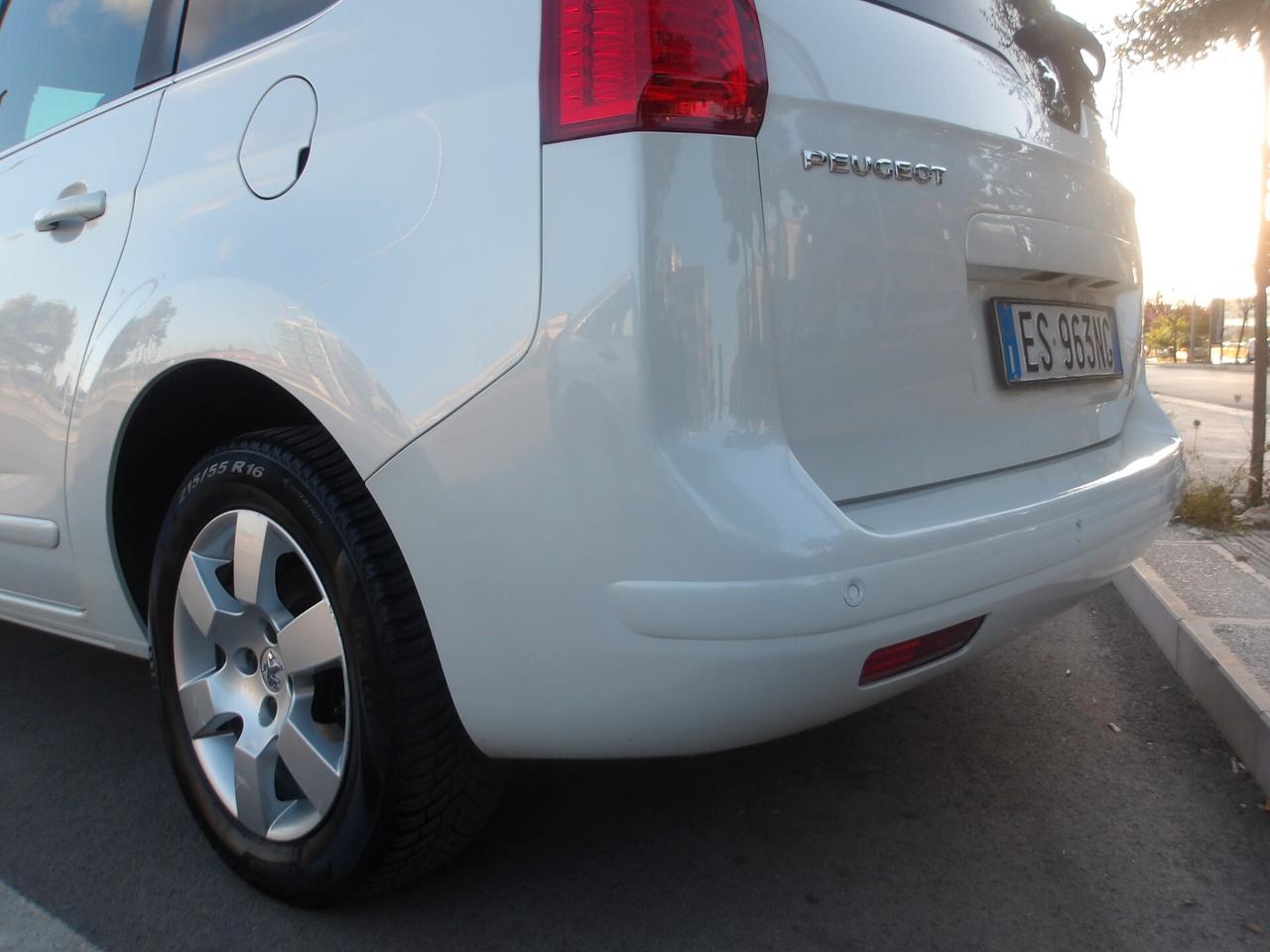 PEUGEOT 5008 1.6 DIESEL-GARANZIA FULL