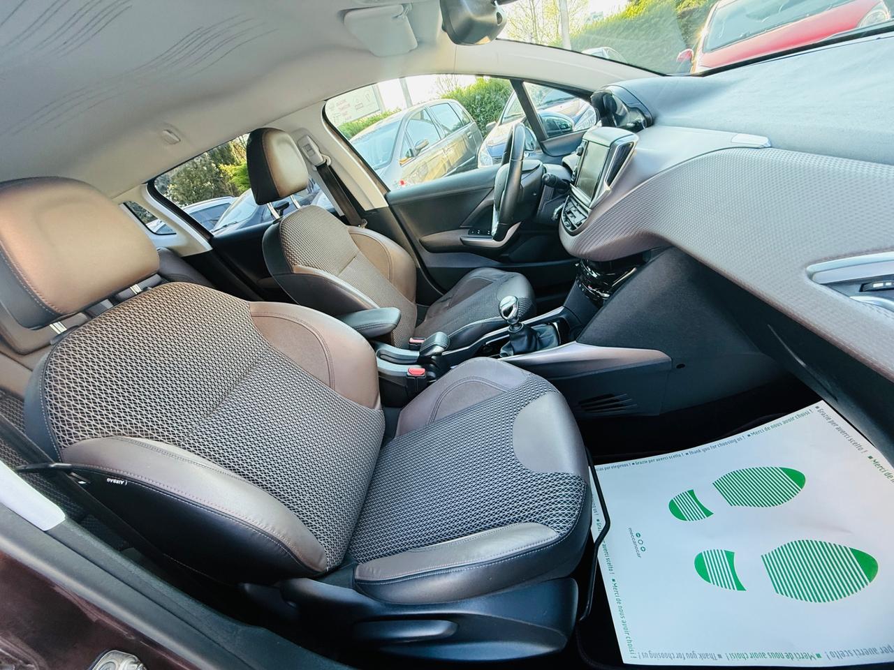 Peugeot 2008 1.6 e-HDi 115 CV Stop&Start Allure