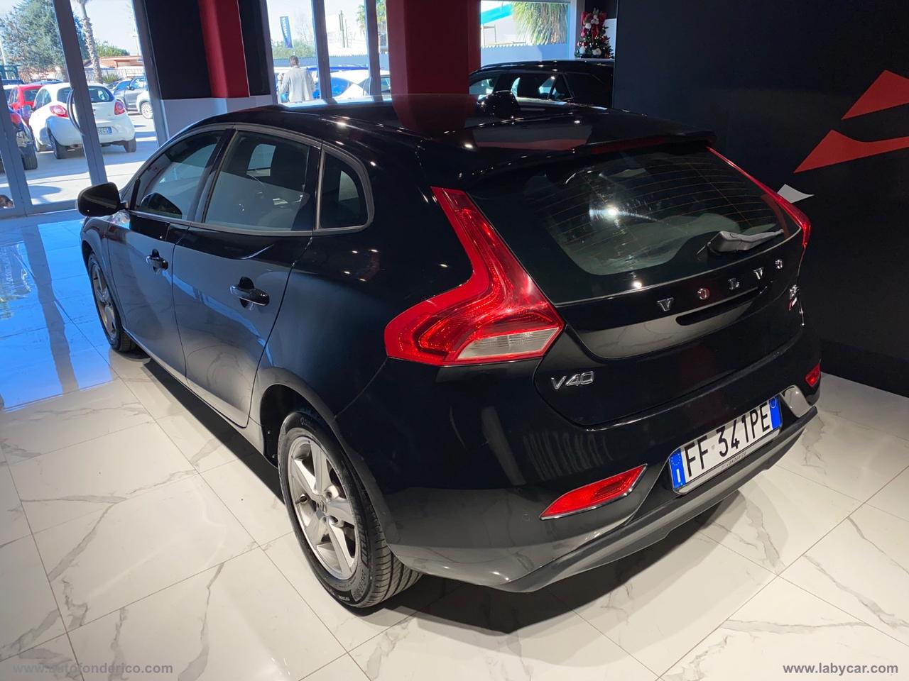VOLVO V40 D2 Momentum