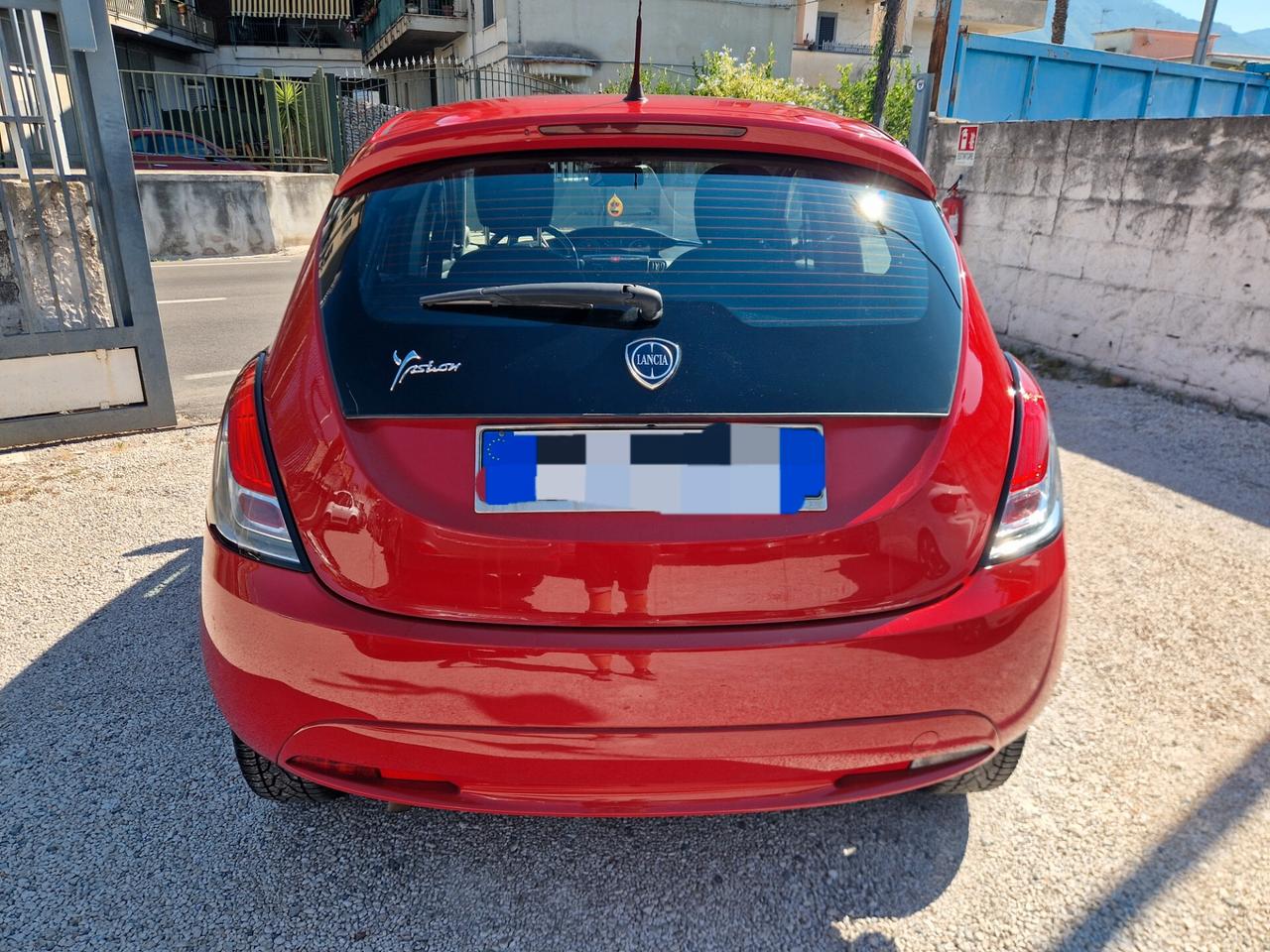 Lancia Ypsilon 1.2 69 CV 5 porte Silver-2018