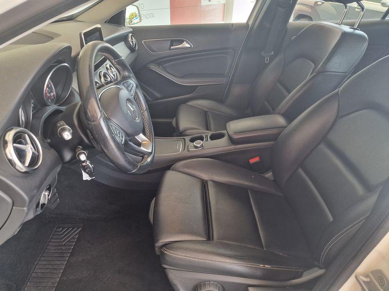 Mercedes-Benz GLA-X156 2017 - GLA 180 d Sport auto