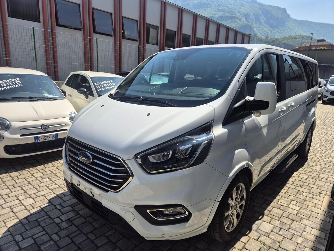 Ford Tourneo Custom AUT 2.0 TDCi 130CV LH2 TITANIU