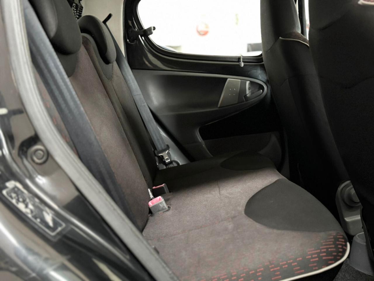 Peugeot 107 1.4 HDi 5p. Sweet Years