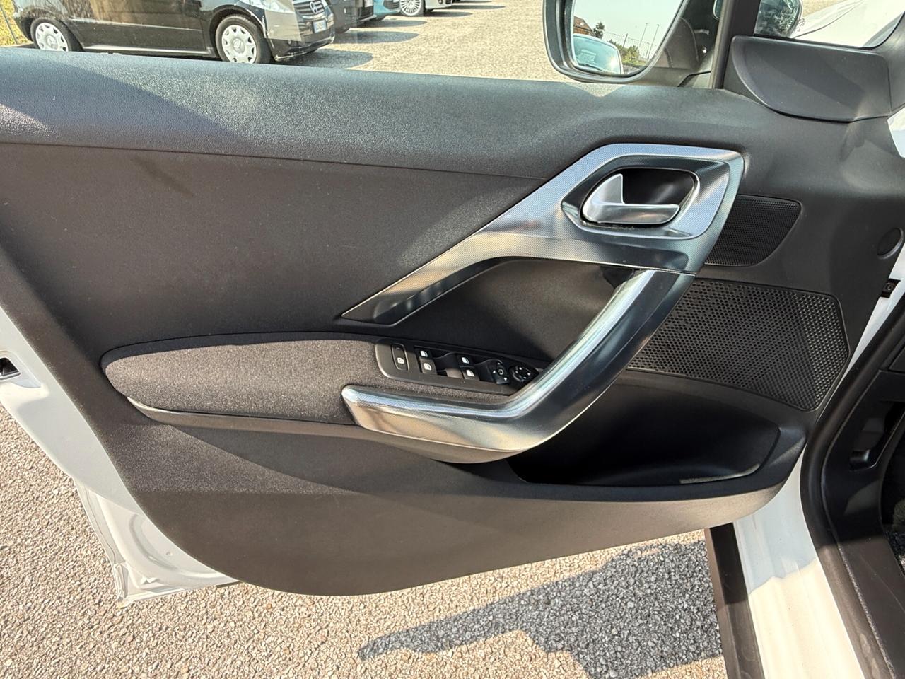 Peugeot 2008 1.6 e-HDi 115 CV Stop&Start Allure