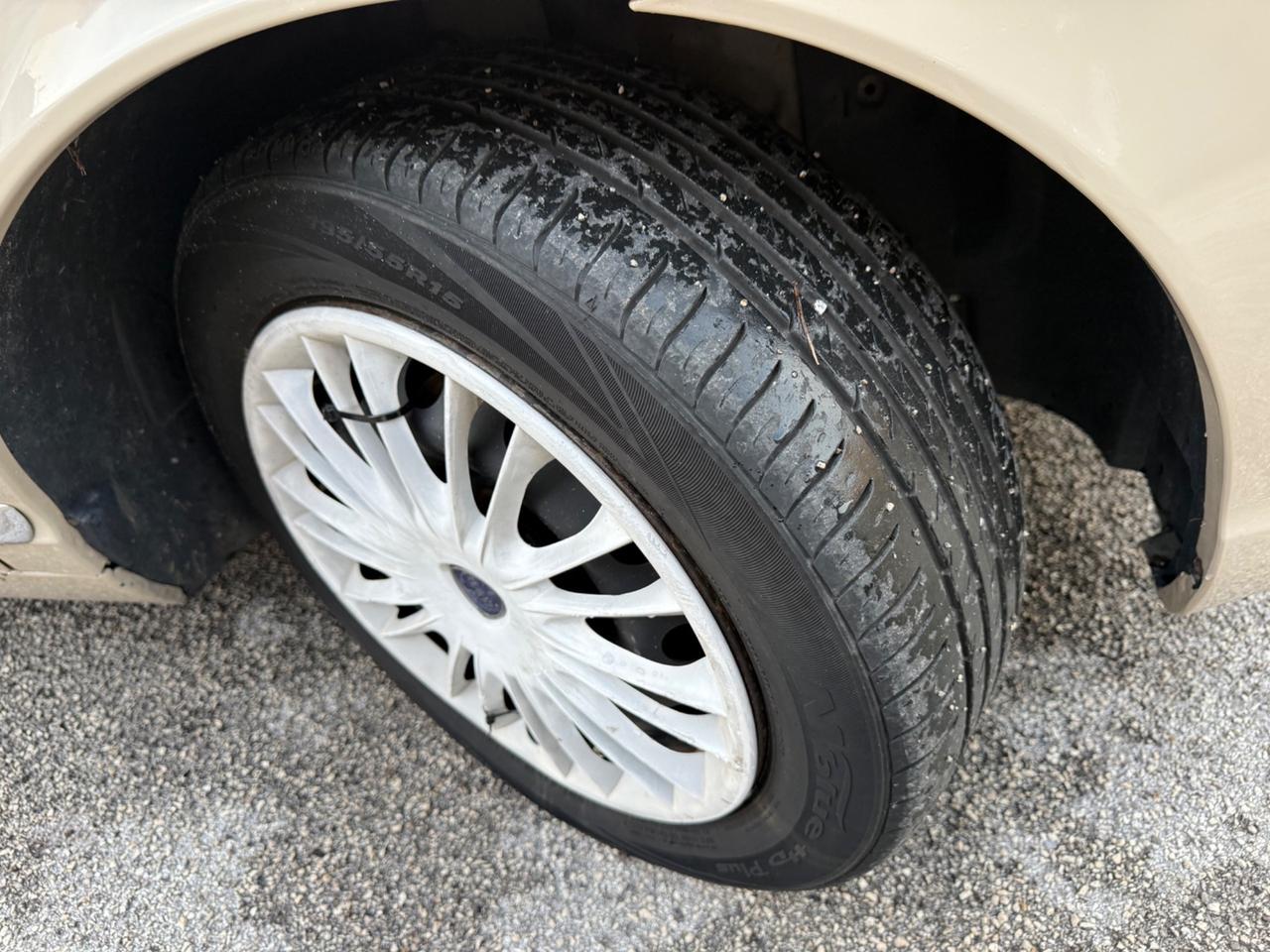 Lancia Ypsilon 1.4 16V Oro Giallo Perfetta