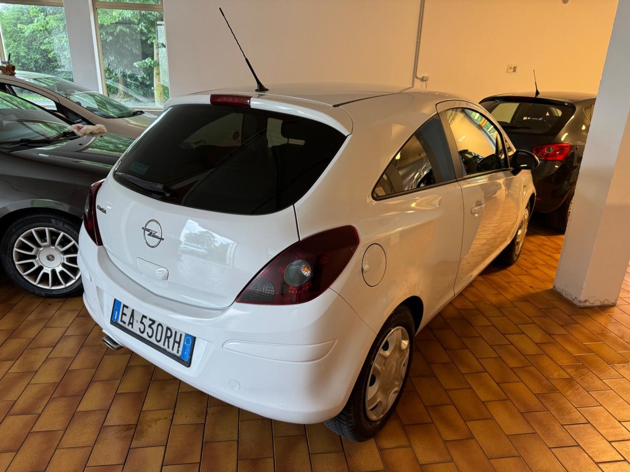 Opel Corsa 1.2 BENZINA EURO 5 OK NEOPATENTATI