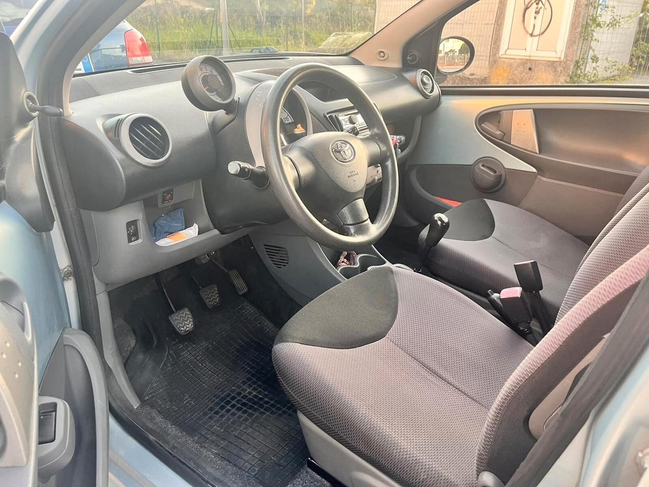 Toyota Aygo 1.0 12V VVT-i 5 porte Neopatentati