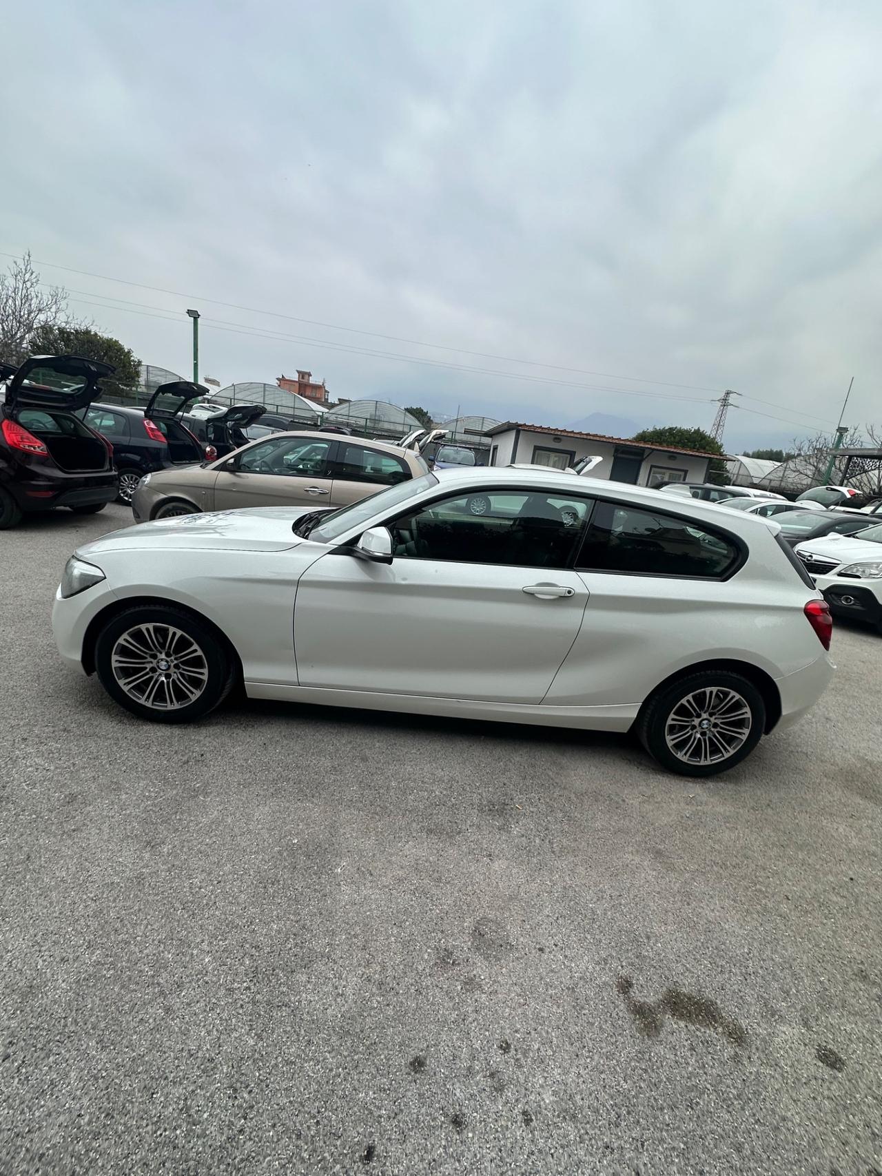 Bmw 114 114d 3p. Unique