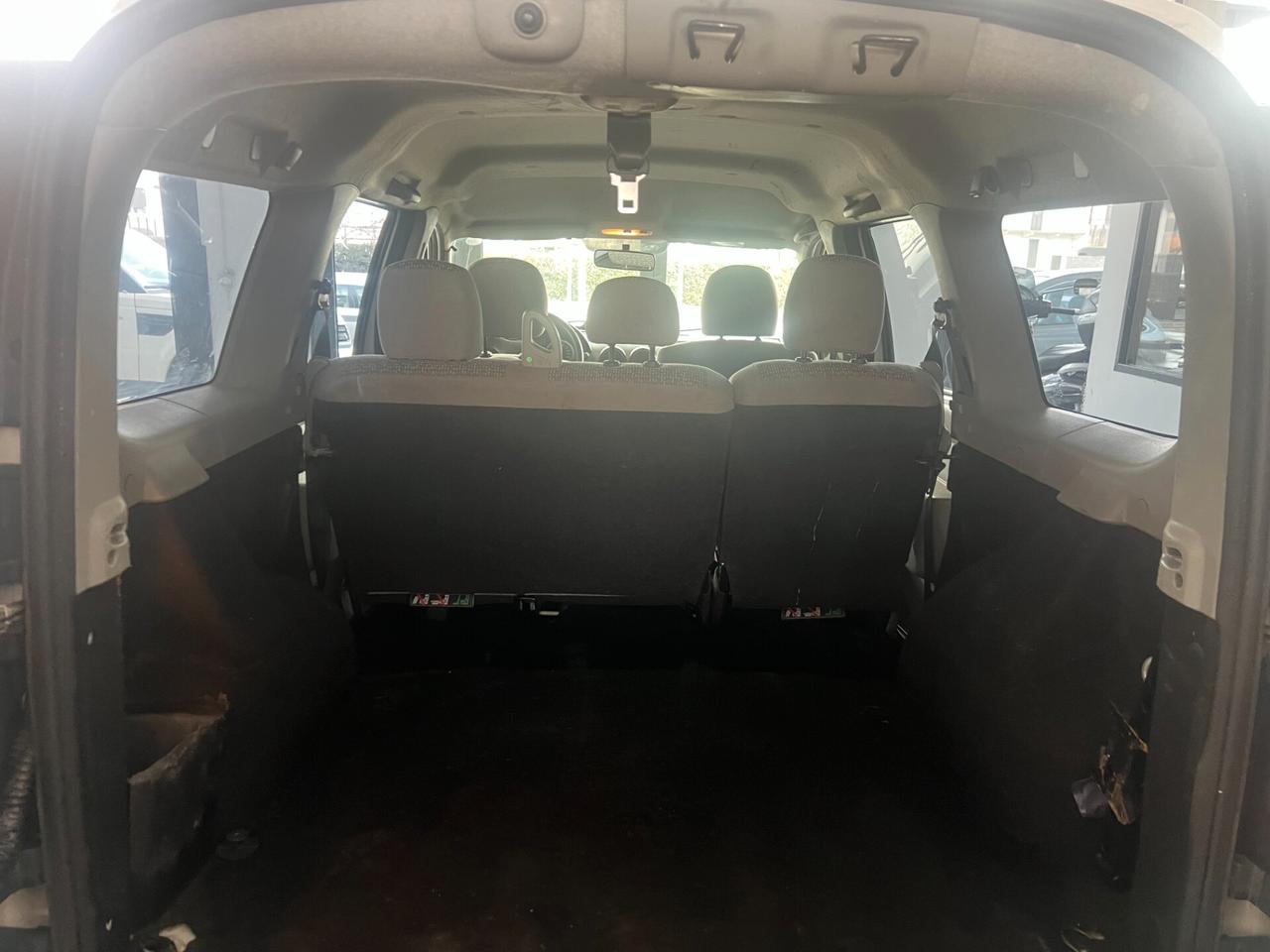 Dacia Logan MCV 1.6 16V 5 posti Lauréate